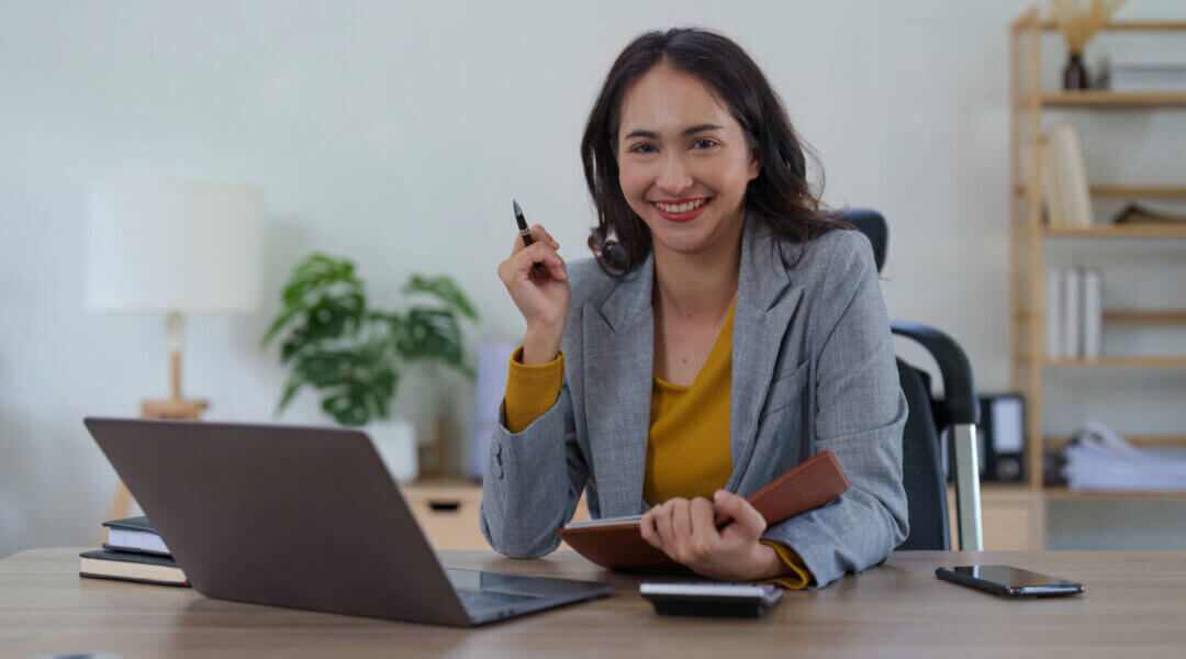 advizagp's tweet card. Discover how to choose the right investment banker, prepare your business, and maximize value for a successful transaction.