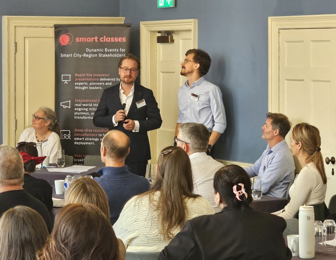 SmartClassesUK's tweet card. Hone your smart strategy! Learn from our latest Smart Class retrospectives, insightful expert views, industry leading research, case studies and more.