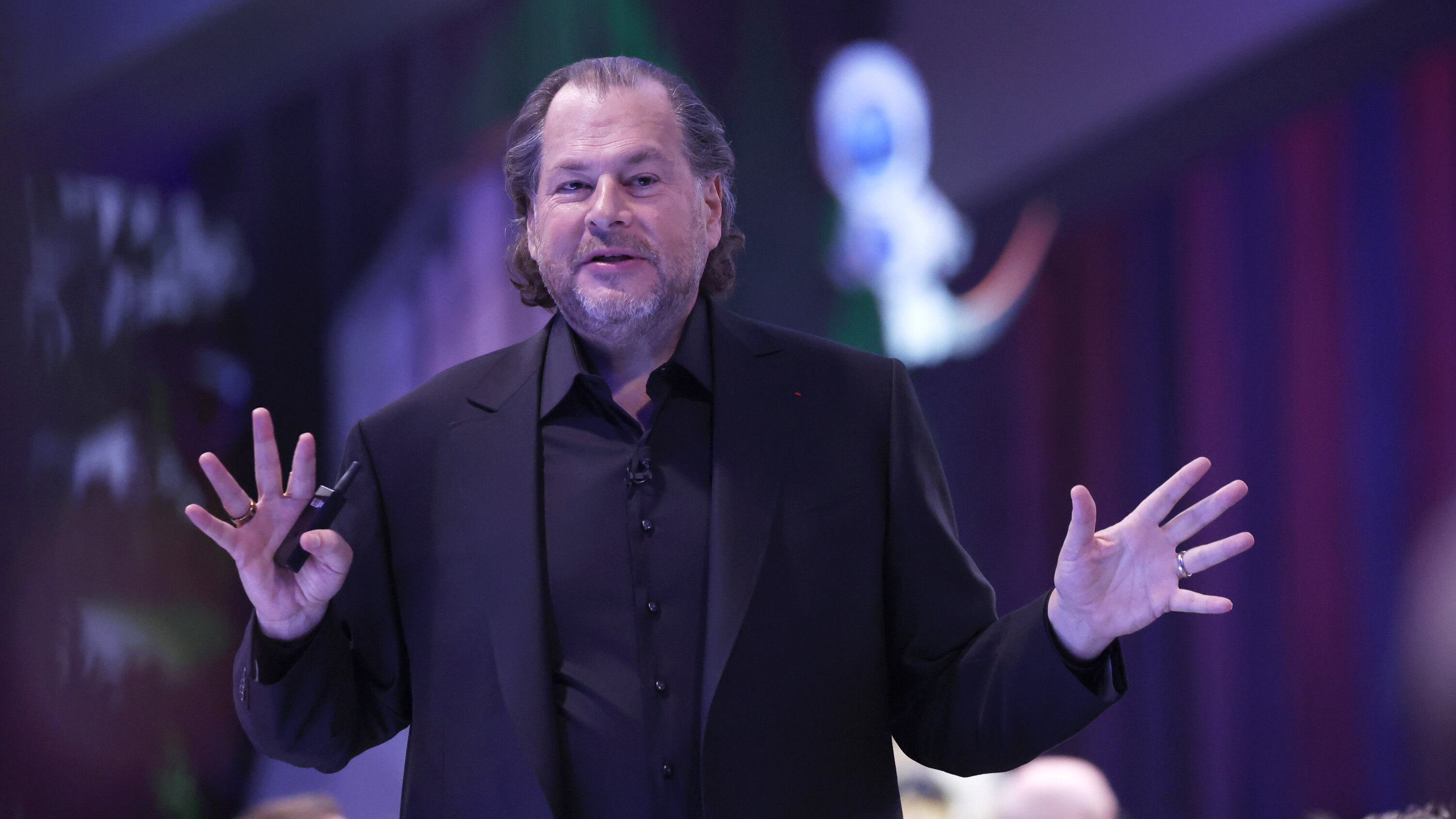 josheidelson's tweet card. Mr. Benioff, the Salesforce C.E.O. and owner of Time magazine, once supported Hillary Clinton and a business tax for homeless services. Now he’s fully behind Donald Trump.