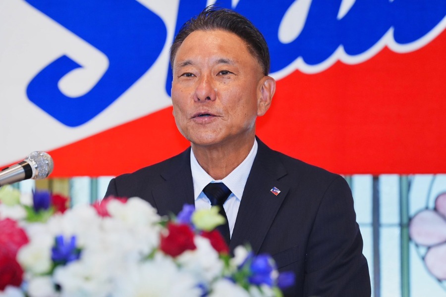 jsbo125's tweet card. 　ヤクルトの池山隆寛新監督が10日、都内で就任会見を行った。今季は最下位に沈み、絶対的4番の村上宗隆内野手はメジャー挑戦が確実。再建に向けた課題は山積みだが、「めちゃめちゃうれしい気持ちでいっぱいで