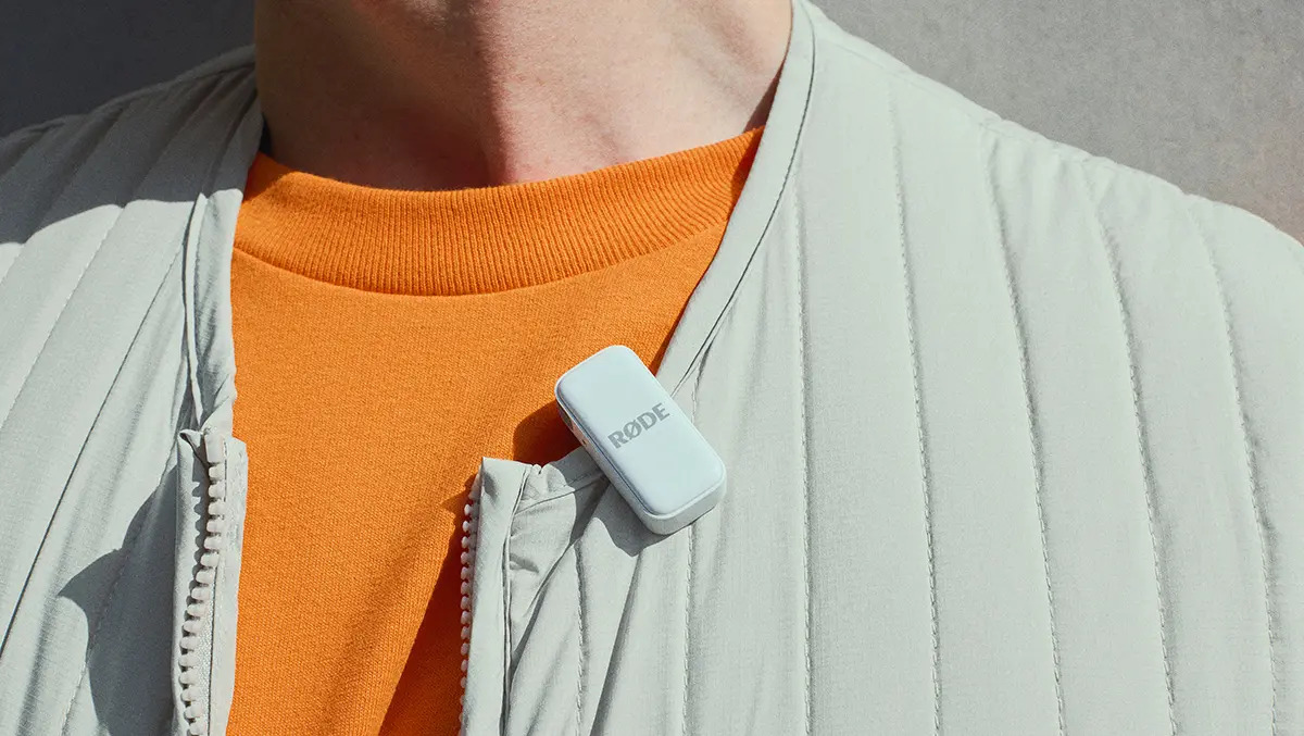 techday_au's tweet card. RØDE expands its Wireless Micro range with new red, orange, and blue models at USD $99, offering creators vivid colour choices and enhanced mobile features.