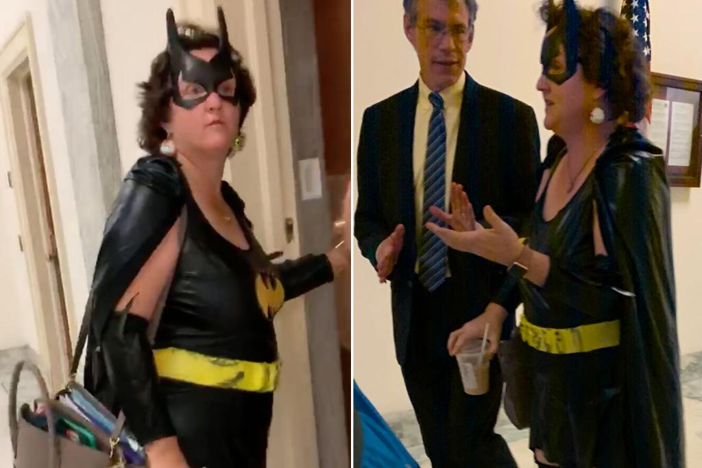 KeenanPeachy's tweet card. Democrat Rep. Katie Porter dressed up as Batgirl on the same day as the historic vote on President Trump’s impeachment — and critics accused her of “making a mockery” of Congress. The...
