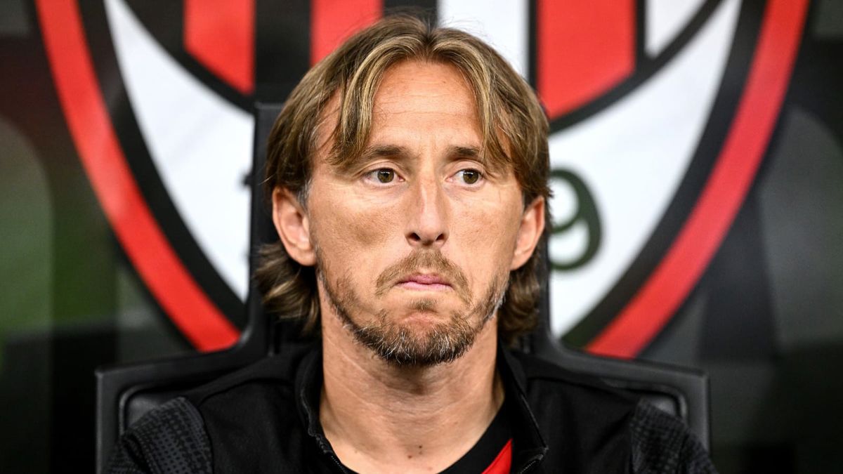 Milannews24_com's tweet card. Formazioni ufficiali Croazia Gibilterra: il CT Dalic concede un turno di riposo a Luka Modric. Il centrocampista parte dalla panchina