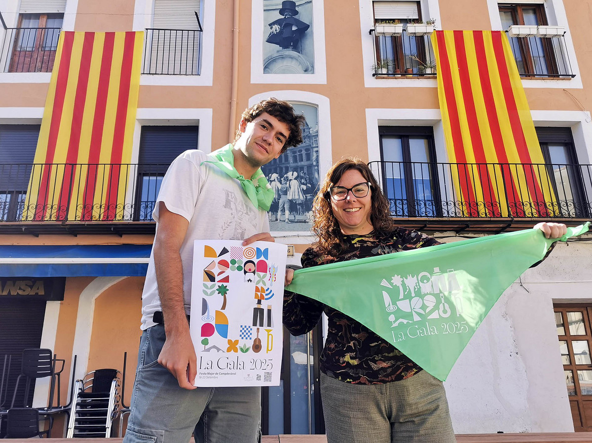 el9nou's tweet card. Oriol Bartés i Laura Basagaña, amb el cartell de la festa major