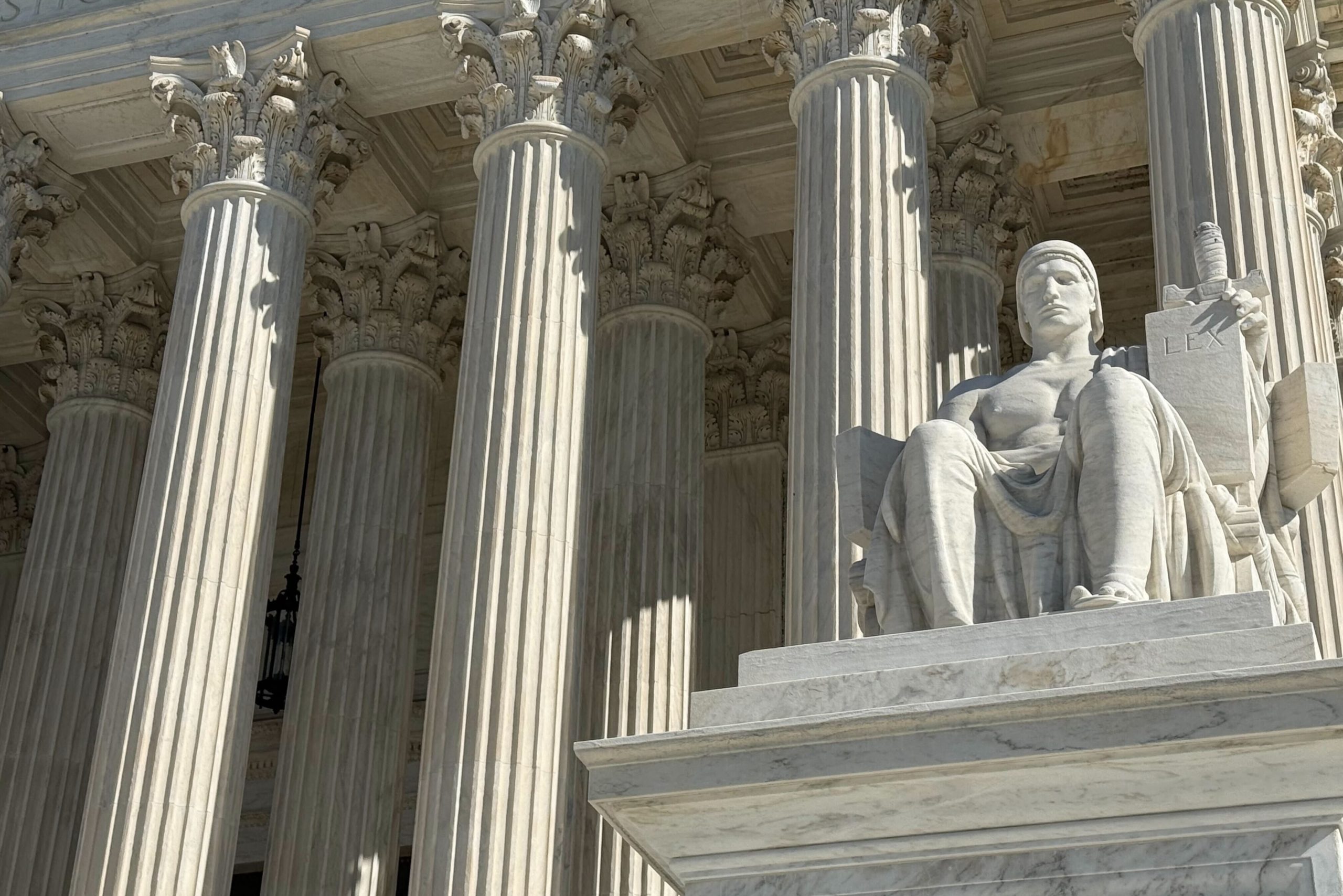 AHoweBlogger's tweet card. The Trump administration on Friday asked the Supreme Court to weigh in on the legality of President Donald Trump’s executive order seeking to end the guarantee of citizenship to virtually […]