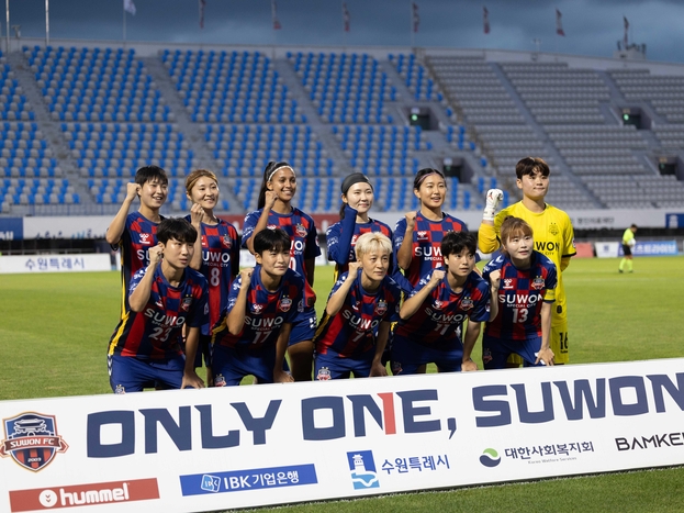 sports_seoul_jp's tweet card. 第2回目の開催となるサッカーのAFC女子チャンピオンズリーグ（女子ACL）で、日本・韓国・北朝鮮のクラブが同組に入った。9月11日、マレーシア・クアラルンプールでは2025-2026シーズンの女子ACLグループステージ抽選会が行われた。韓国WKリーグ王者として出場する水原（スウォン）FCウィメンは、日テレ・東京ヴェルディベレーザ（日本）、ネゴヒャン女子蹴球団（北朝鮮）、ISPE（ミャンマー）...