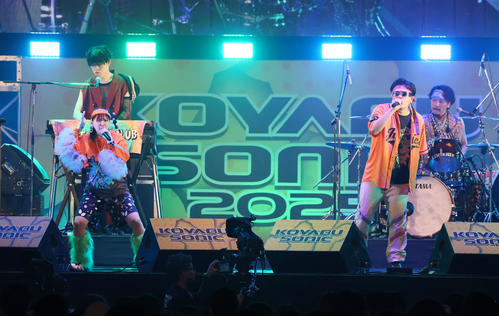 nikkan_entame's tweet card. 「KOYABU SONIC 2025」が13日、インテックス大阪で開幕した。小籔千豊（52）の音頭で2008年に始まったコヤソニ。13回目の今年も、豪華なアー… - 日刊スポーツ新聞社のニュースサイト、ニッカンスポーツ・コム（nikkansports.com）