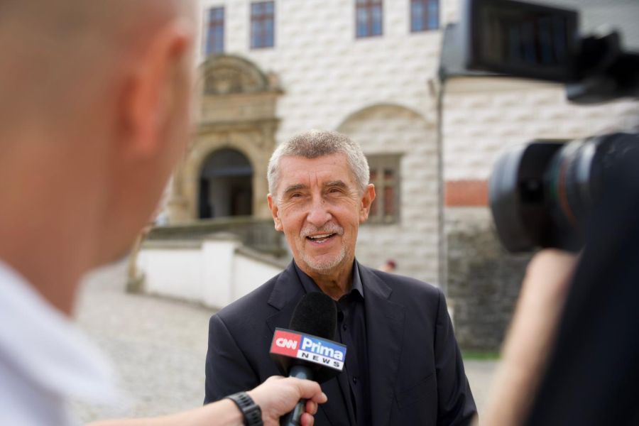 Alice_Weidel's tweet card. The Czech parties ANO, SPD and Motoristé have agreed on the ministerial posts of the new government. In total, the cabinet will comprise 16 members, including the Prime Minister. Negotiations on the...