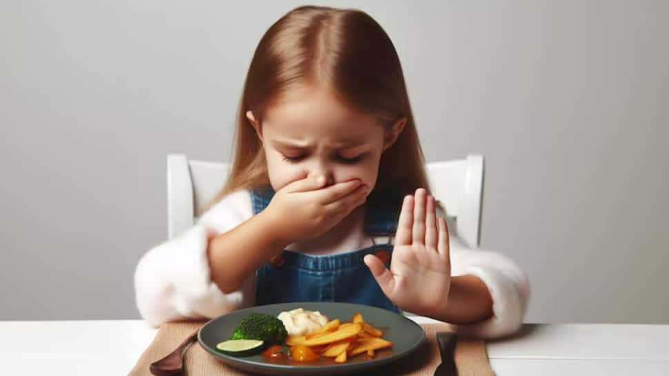 ZeeNewsEnglish's tweet card. When swallowing becomes a struggle, it could signal a rare condition called achalasia cardia, where the food pipe fails to push food into the stomach. Experts from Manipal Hospital explain how this...