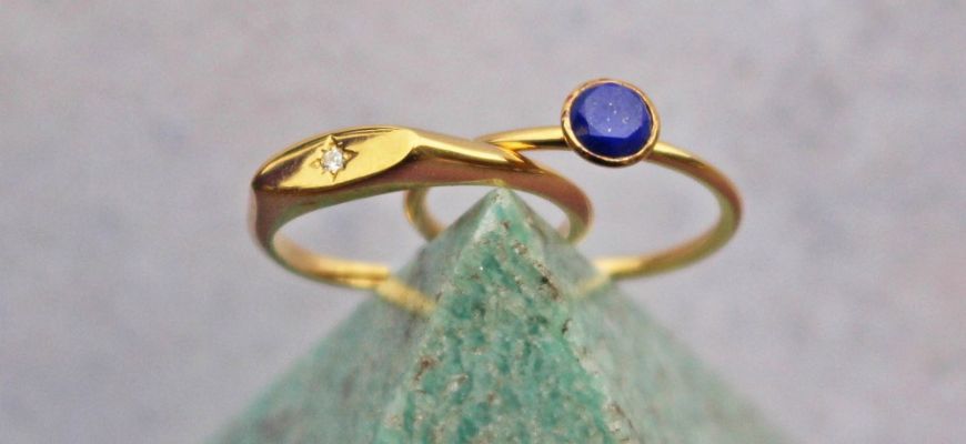 iamsarahlb's tweet card. Are you looking for some new rings for yourself or to give as a gift, then check out this review of some beautiful rings from Astley Clarke.