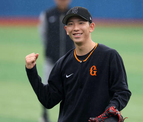 nikkan_giants's tweet card. 巨人戸郷翔征投手（25）が絶対に負けられない試合に臨む。12日のCSファースト第2戦に先発。「いい調整はできました。シーズンと違って1点の重みはすごく感じます… - 日刊スポーツ新聞社のニュースサイト、ニッカンスポーツ・コム（nikkansports.com）