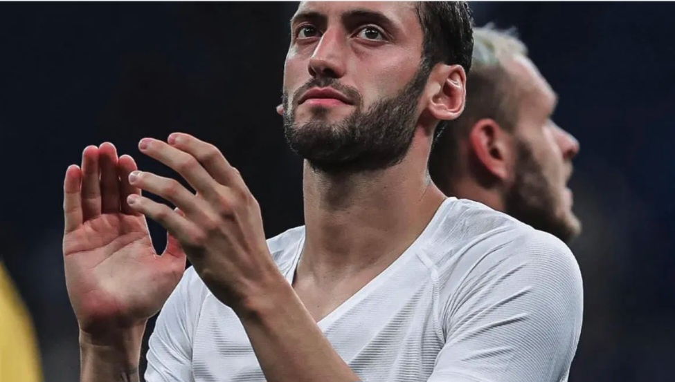 AntonioScaduto1's tweet card. Hakan Calhanoglu ha parlato dal ritiro della Turchia, commentando anche il suo momento con l‘Inter: “Io sono stato sempre un giocatore dell’Inter, quindi sono contento di continuare e faccio tutto...