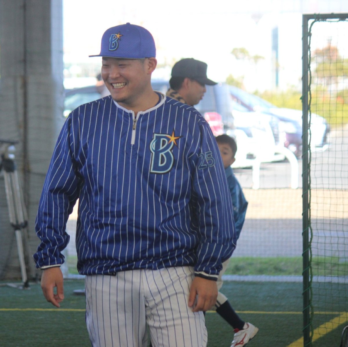 fusengum384's tweet card. 横浜DeNAは11日、巨人とクライマックスシリーズで対戦。試合は6対2で勝利したが、この試合で大活躍だったのはベテラン・筒香 嘉智内野手（横浜出身）だった。 　4番三塁手でスタメン出場すると、2回