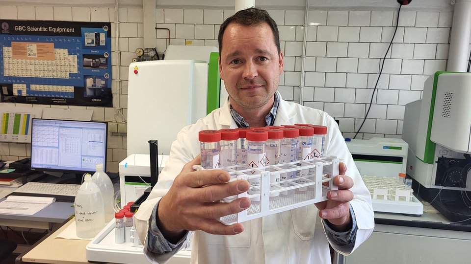 immofux's tweet card. In der Altmark wird erstmals Lithium aus Thermalwasser gewonnen – ein Pilotprojekt soll zeigen, ob sich das Verfahren für Batterien und Energiegewinnung eignet.
