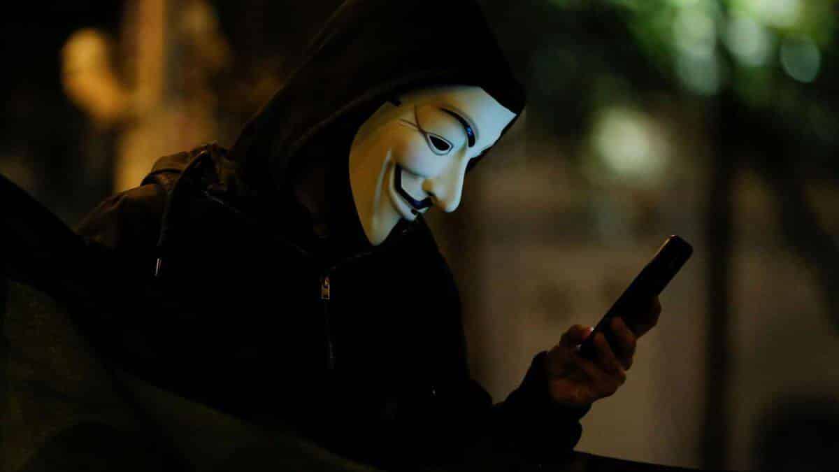 Anonymous_Link's tweet card. As per the recent reports, Anonymous claims to have hacked the Biology Laboratory and field research equipment in Russia. It is a website that manufactures scientific equipment for biological...