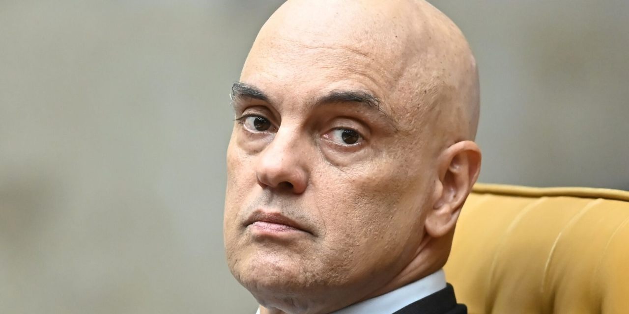 MaryAnastasiaOG's tweet card. Justice de Moraes is censoring critics and jailing opponents with no political check.