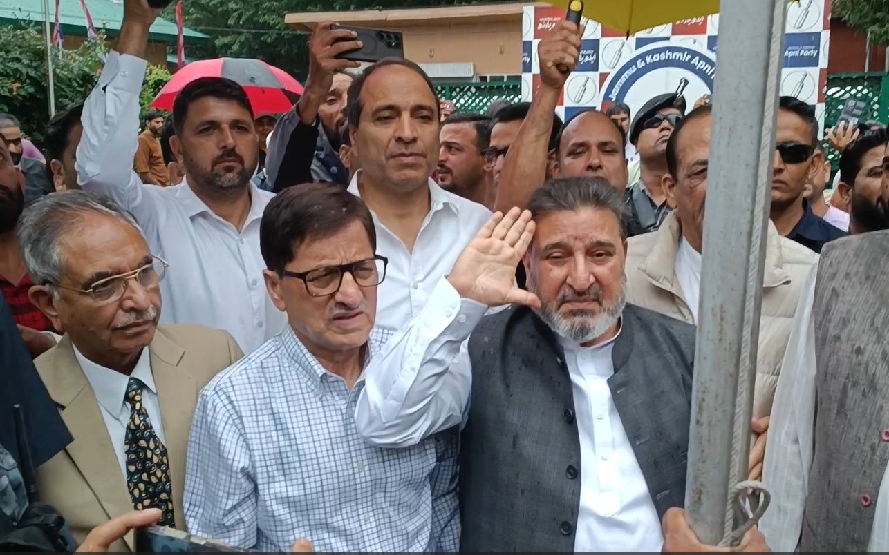 nviTweets's tweet card. Altaf Bukhari Wishes Citizens on Independence Day, Say's New Era about to begin in J&K Tune in to News Vibes of India or NVI for regular updates on Balochistan, POK, Pakistan, Kashmir, Security,...