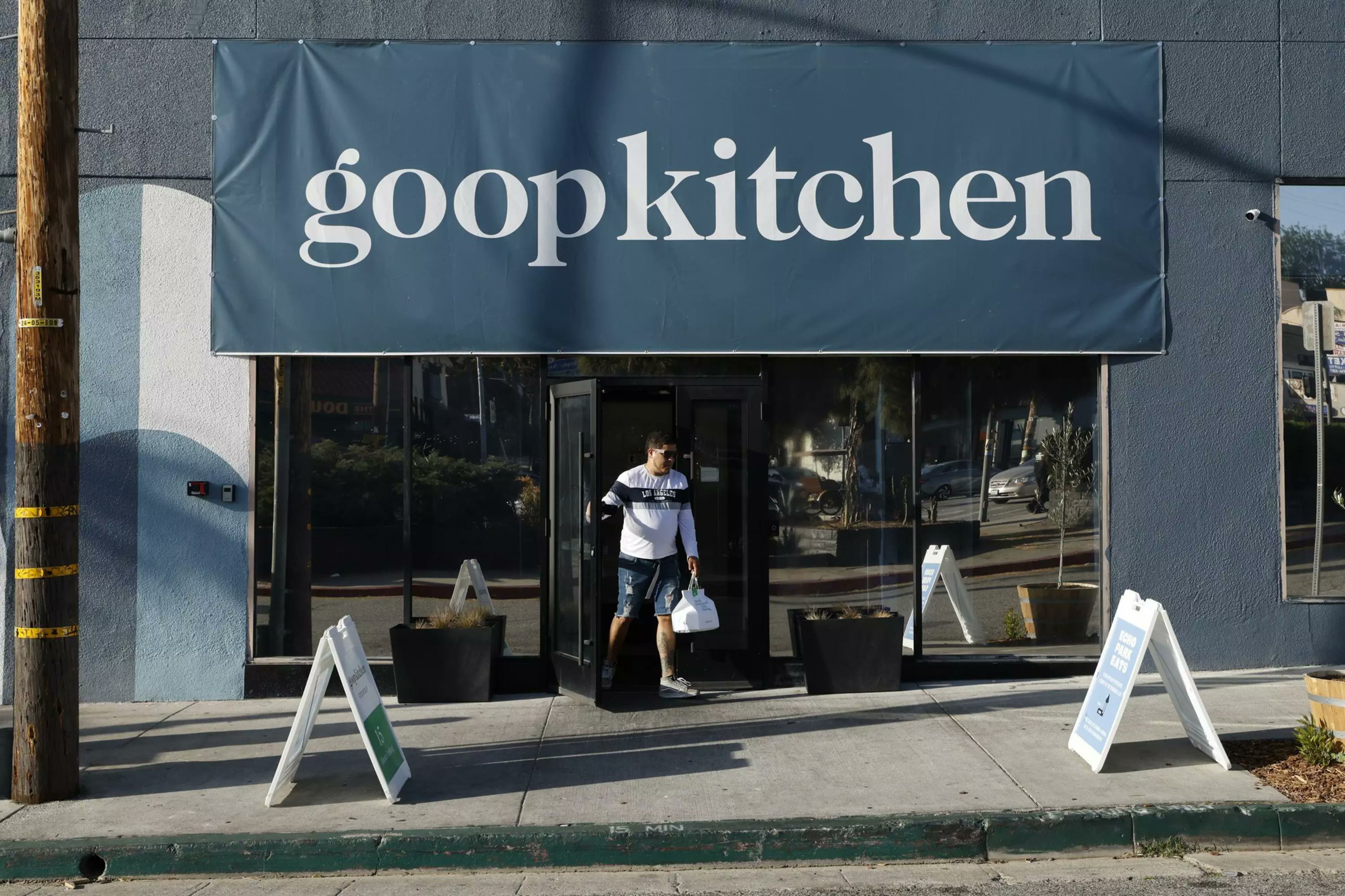 sfstandard's tweet card. Four years after closing her Pac-Heights boutique, the celebrity entrepreneur is back — this time with a delivery and takeout-only restaurant. 