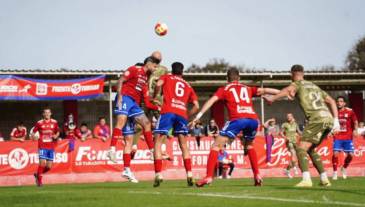 VIP_Deportivo's tweet card. La expulsión de Djanbou Sekou condena a los granas en su visita al Tarazona. El Real Murcia pierde 0-1 y se encuentra en puestos de descenso.