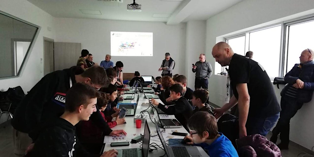 coderdojovr's tweet card. Le iscrizioni per questo evento, aperto ai ragazzi 7-17 anni, aprono martedì 11 febbraio alle ore 18.00.  PRIMA DI QUELLA DATA, BISOGNA INSERIRE UN CODICE CHE VIENE USATO SOLO PER CATEGORIE SPECIALI...