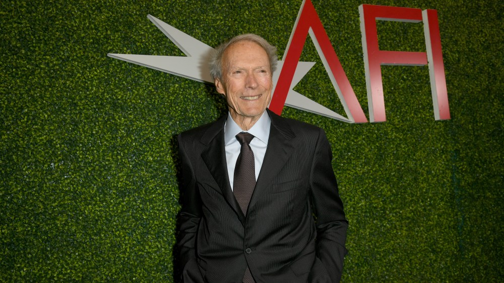 Variety's tweet card. Clint Eastwood says Hollywood is stuck in an 'era of remakes and franchises' and tells directors to 'do something new or stay at home.'
