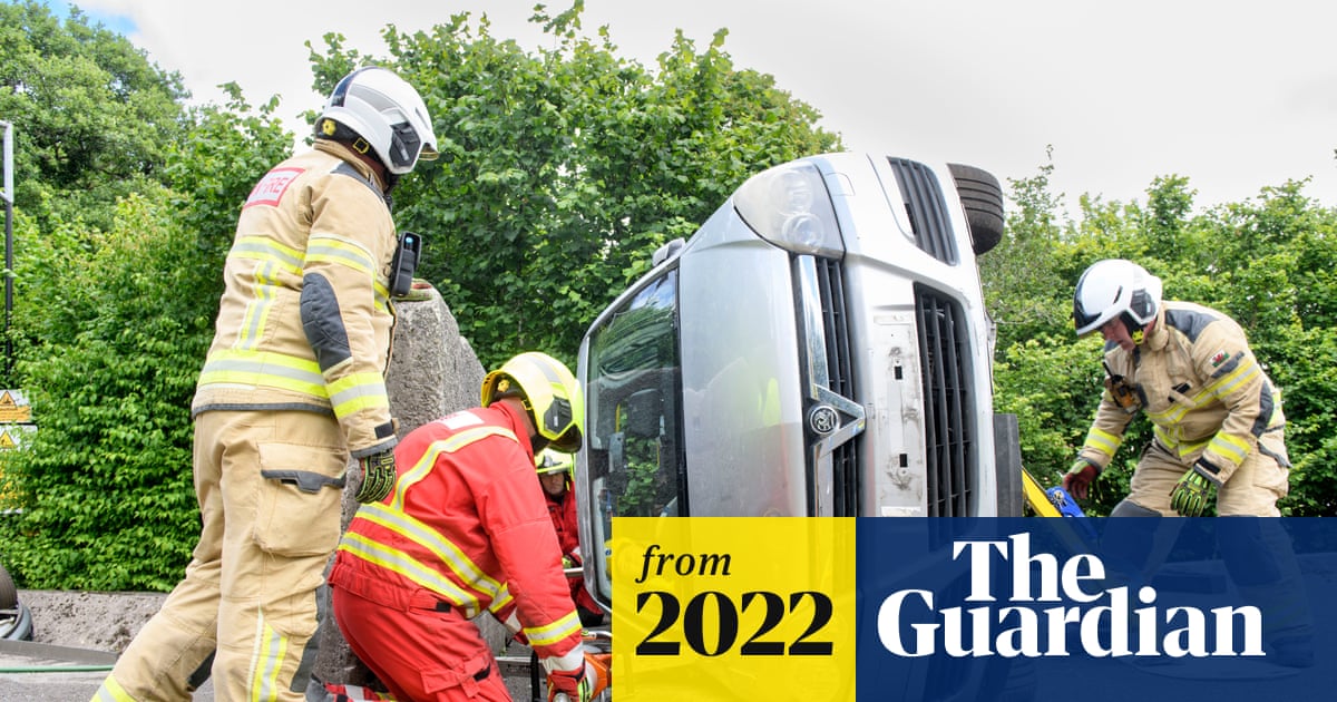 drjavafox's tweet card. Firefighters trained in movement minimisation since 1980s but method can be time consuming and cost lives