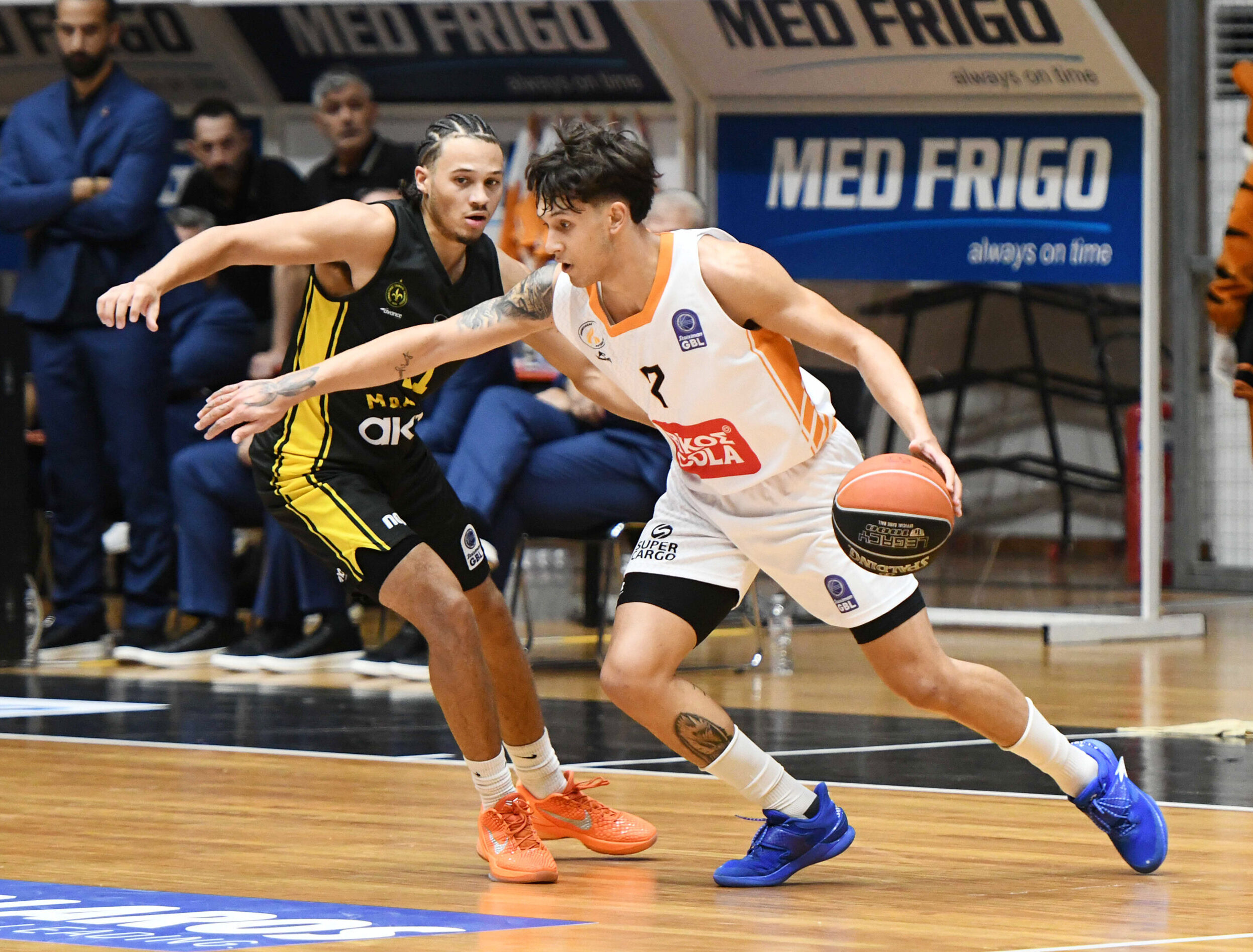 enwsi's tweet card. Ο Προμηθέας νίκησε το Μαρούσι με 93-88 εντός έδρας για την 2η αγωνιστική της GBL, παίρνοντας την πρώτη νίκη