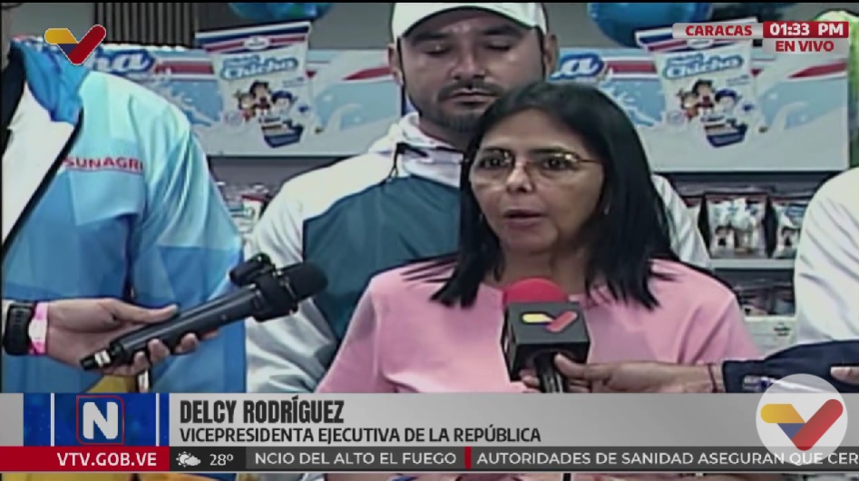 chitomarj's tweet card. Como parte de la red de distribución de alimentos, la Vicepresidenta Delcy Rodríguez reinauguró Pdval en la parroquia San José en Caracas.