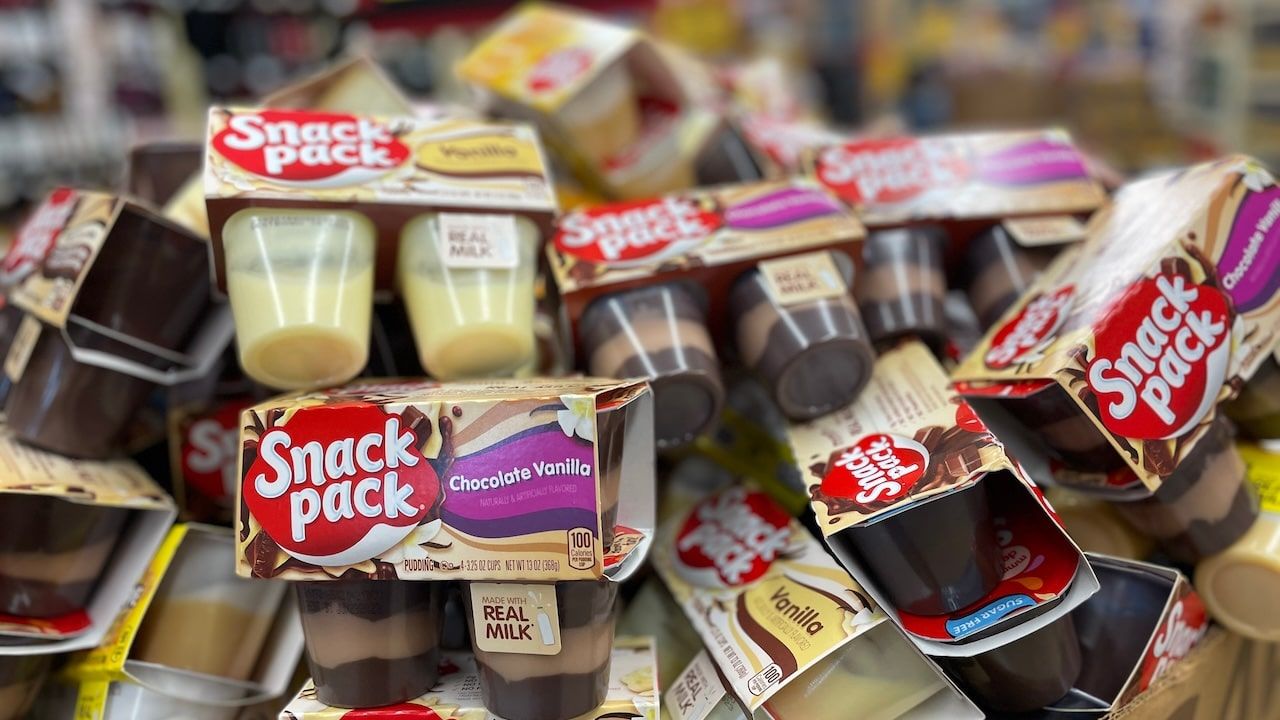 TopClassActions's tweet card. A new class action lawsuit alleges Conagra falsely advertises its Snack Pack pudding as preservative-free even though it contains sodium phosphate.