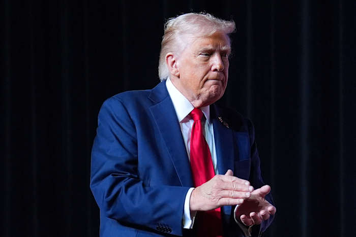 KPRC2's tweet card. President Donald Trump says he's directed the Defense Department to use “all available funds” to ensure that U.S. troops are paid on Wednesday despite the government shutdown.