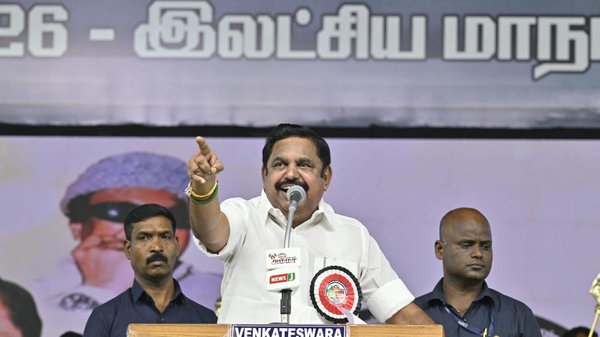 TamilTheHindu's tweet card. அ​தி​முக பூத் கிளை அமைக்​கும் பணி நிறைவடைந்த நிலை​யில், அதற்​கென நியமிக்​கப்​பட்ட மாவட்ட பொறுப்​பாளர்​கள், அப்​பொறுப்​பு​களில் இருந்து விடுவிக்​கப்​படு​கின்​றனர்.