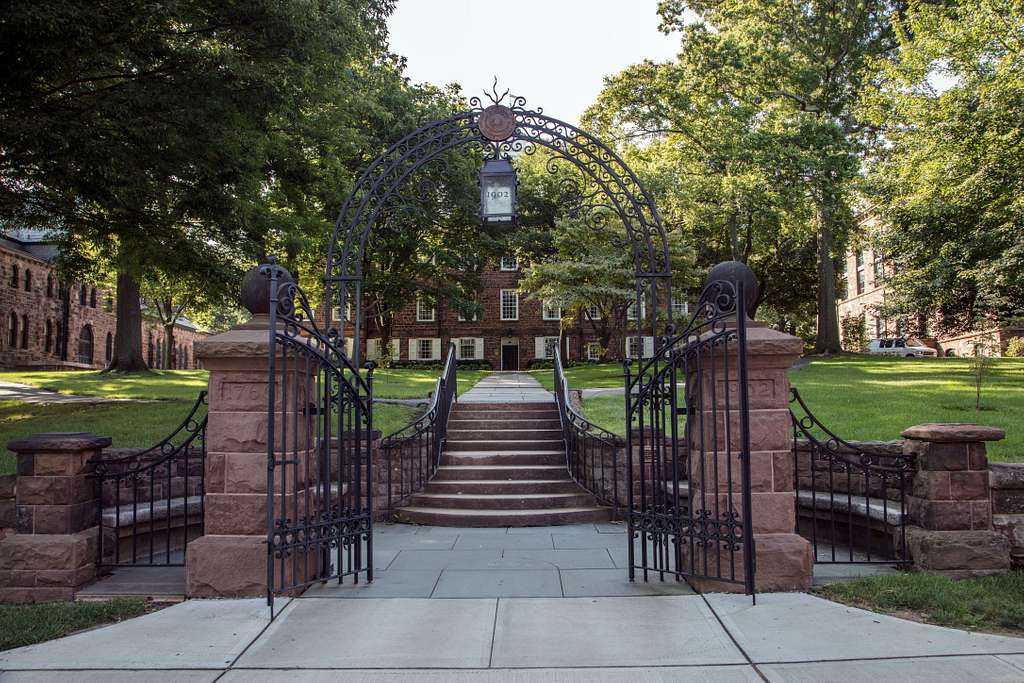 JLinkExpanded's tweet card. Security has been increased and Jewish students at Rutgers University are on edge following the arrest of a 19-year-old Rutgers student who threatened to have an Israeli student from the university’s...