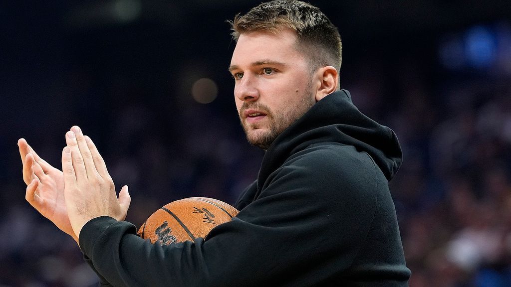 mcten's tweet card. With LeBron James sidelined to begin the season, Luka Doncic said he'll do whatever it takes for the Lakers to win, whether that means doing more or less in James' absence.