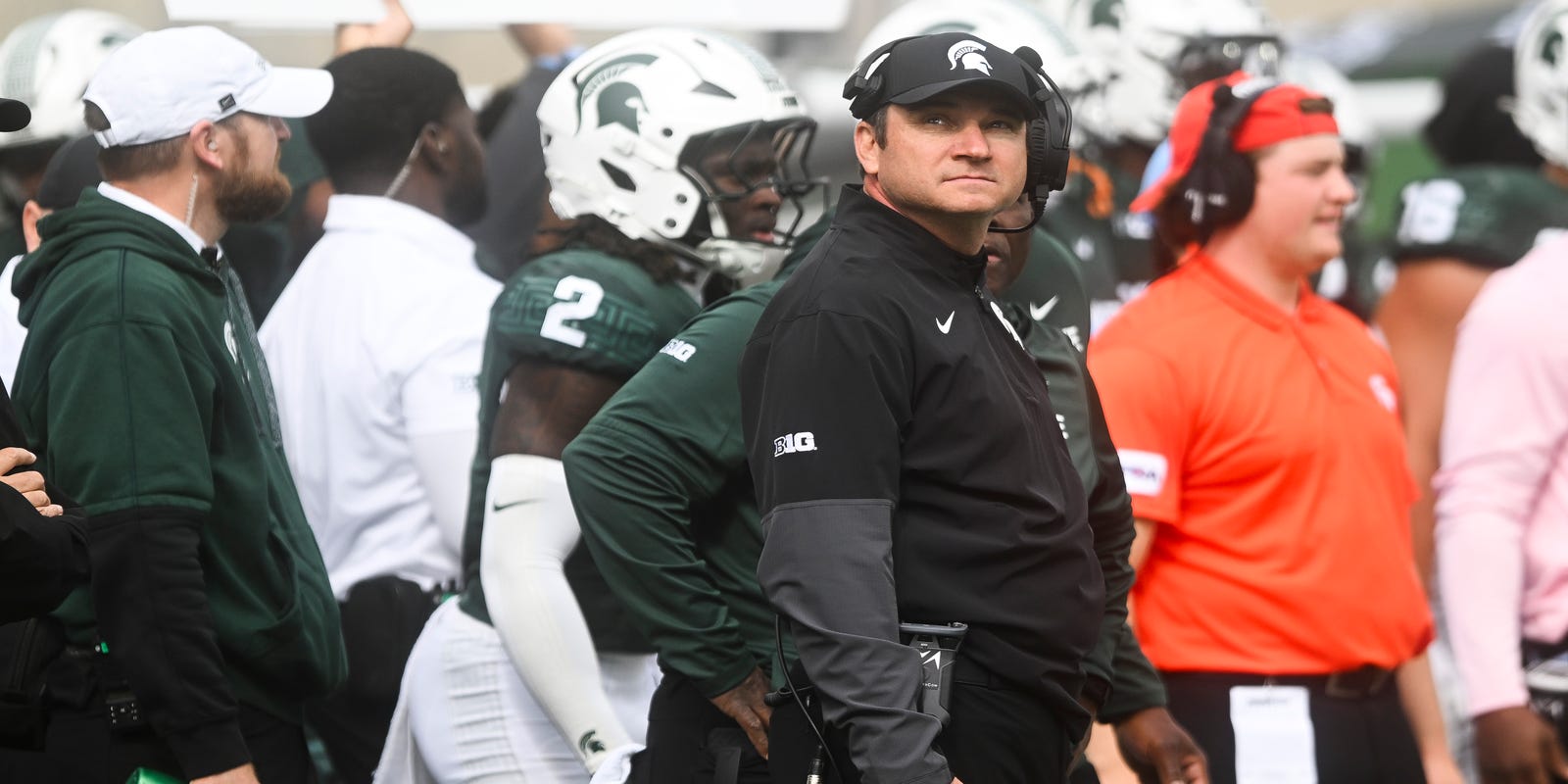 detnews_sports's tweet card. The pressure is mounting for Jonathan Smith to turn Michigan State around amid his third three-game losing streak in 18 games.