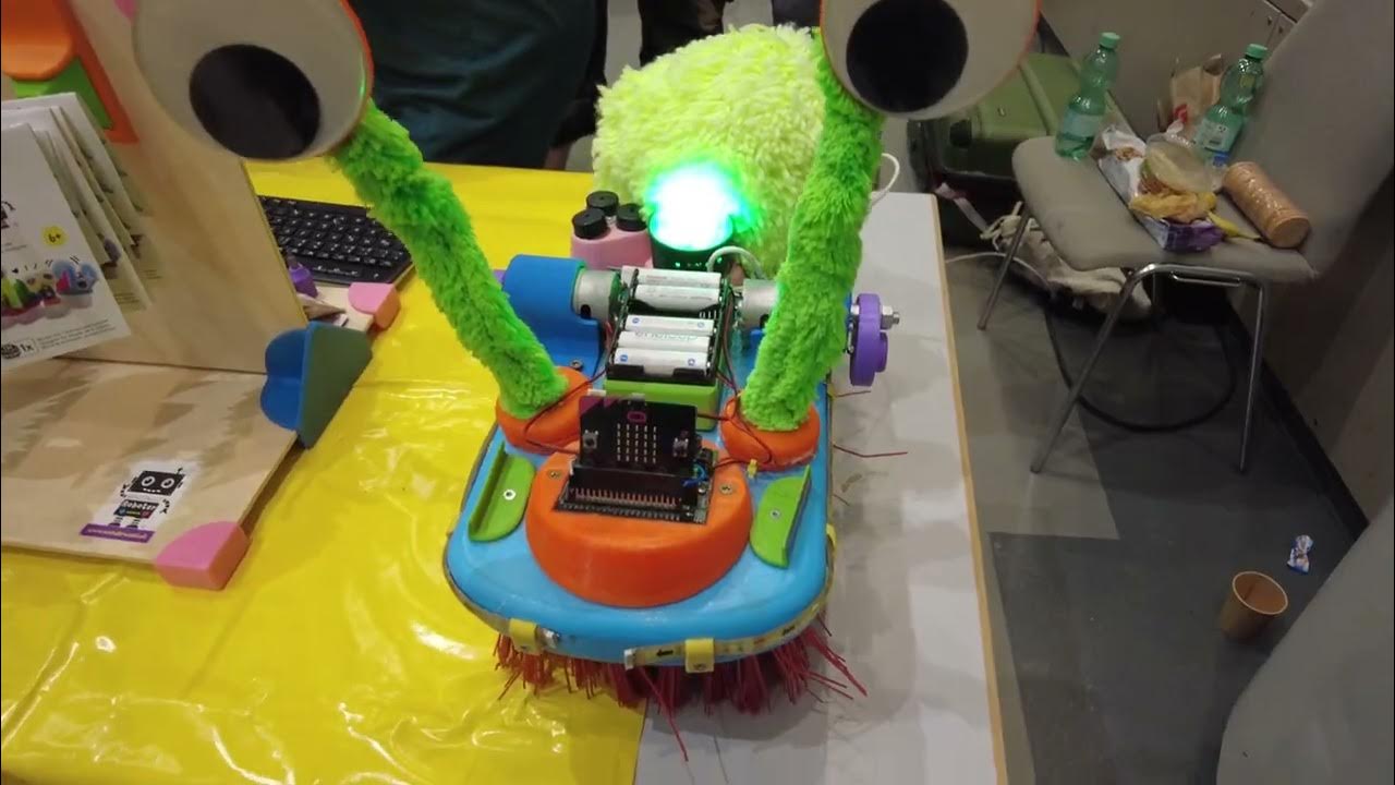 robotsblog's tweet card. Robots-Blog at Maker Faire Hannover 2025
