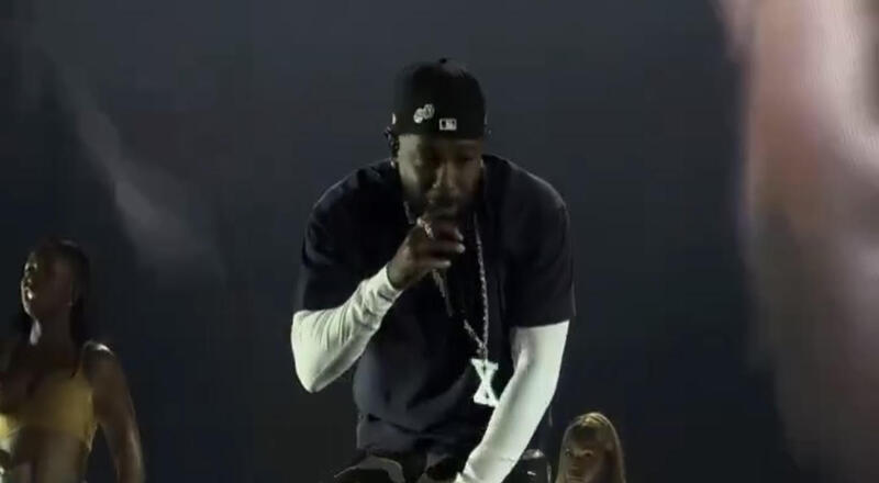 HipHopVibe1's tweet card. Kendrick Lamar's "GNX" becomes first rap album to go 2x platinum in 2025 Kendrick Lamar has done it again. Less than a year after the release of his
