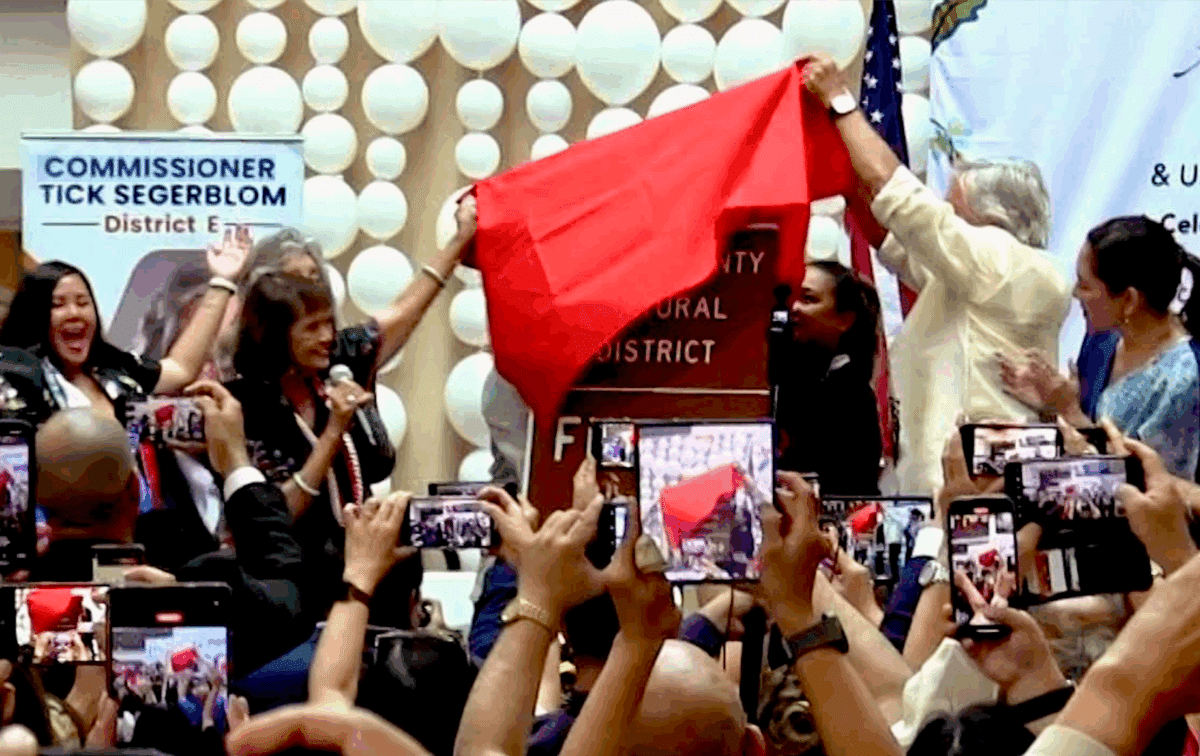 inquirerdotnet's tweet card. Clark County officials unveiled the Filipino Town street sign, marking a significant milestone for Nevada’s Filipino American community.