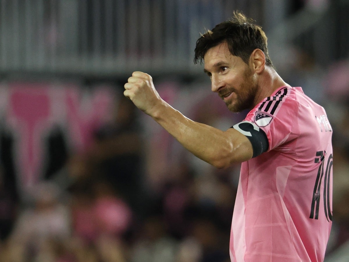 Excelsior's tweet card. Anotando sus goles 25 y 26 de la temporada en la MLS, Lionel Messi acalló las críticas y sumó un nuevo 'doblete' para Inter Miami