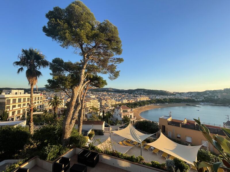 EnklerLudovic's tweet card. Had a blast at the EMBO workshop on Lipid Droplets in Spain ! Fantastic venue, amazing talks, beautiful people…cannot wait for the 2027 edition ! Thanks to the wonderful organizers Bianca Schrul,...