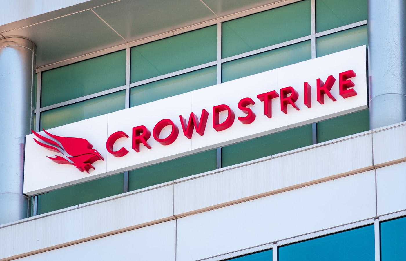 TechRepublic's tweet card. At CrowdStrike Fal.Con 2023, CrowdStrike announced a new Falcon Raptor release with generative-AI capabilities and the acquisition of Bionic.