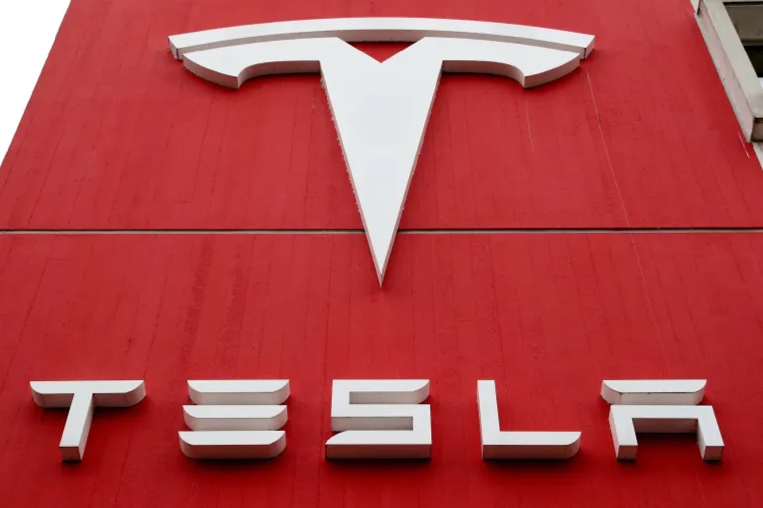 cbinewstv's tweet card. Tesla issued a software update to its FSD system this week but has not yet responded publicly to the investigation. The U.S. auto safety regulators have launched an investigation into nearly 2.9...