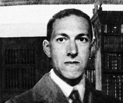 SlasherPost's tweet card. H.P.Lovecraft est le grand maître du fantastique. Mort prématurément en 1937, sa notoriété n'a jamais été aussi forte qu'aujourd'hui. Cthulhu et les grands