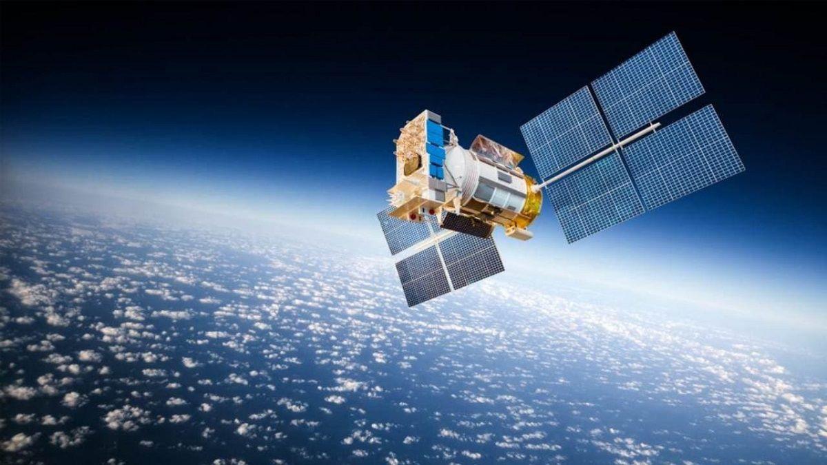 asipoec's tweet card. AstroSat, India's first Space Astronomy Observatory, celebrates a decade of groundbreaking discoveries in the universe.