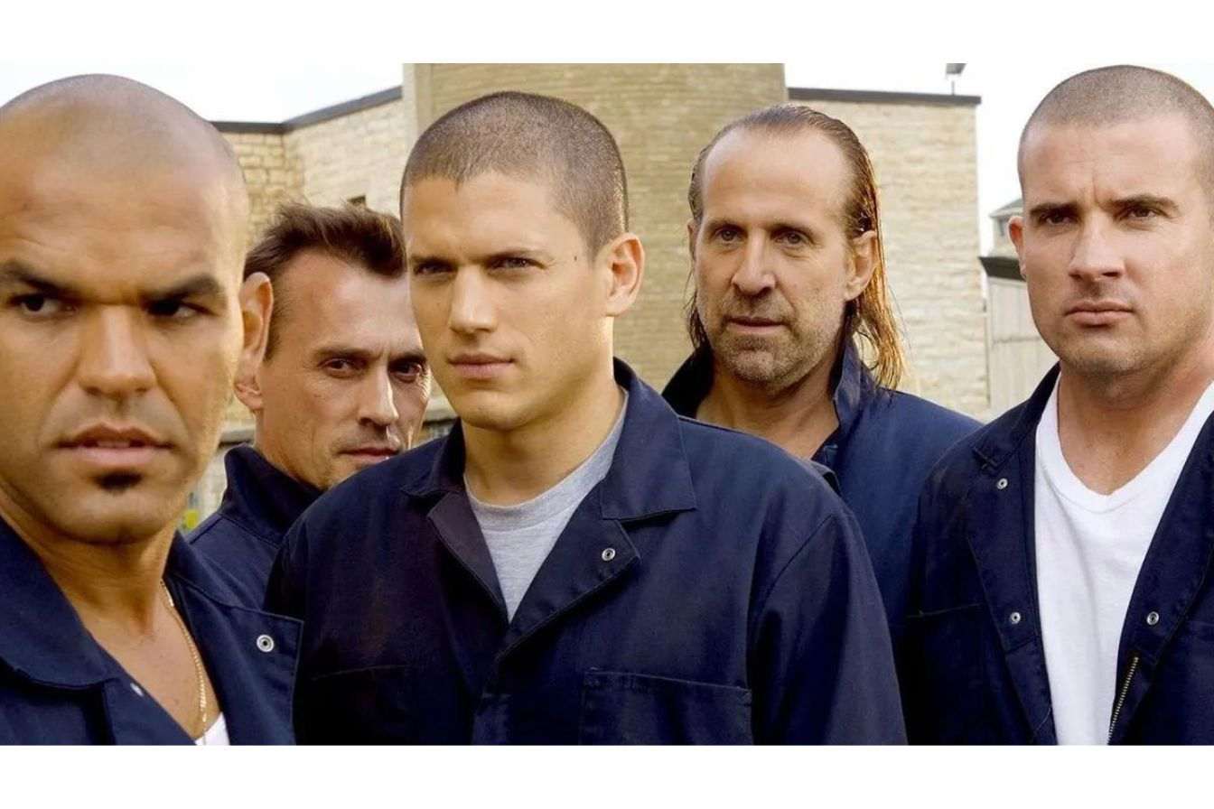 begeek's tweet card. La série culte Prison Break se prépare à un retour sur Hulu avec un reboot moderne.