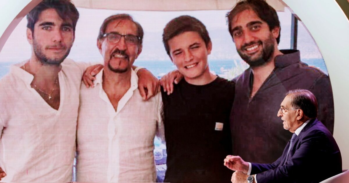 paolo_r_2012's tweet card. Leggi su Il Fatto Quotidiano l'articolo in edicola "La Russa family, otto accessi ai data base del Viminale" pubblicato il 12 Ottobre 2025 a firma di Davide Milosa