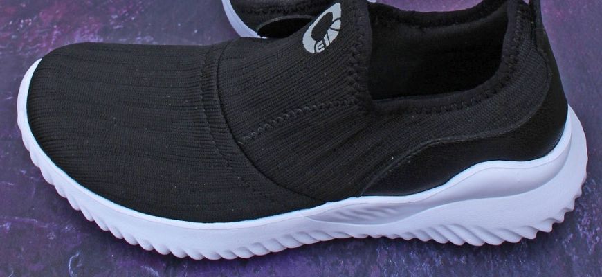 Life_BreakDown's tweet card. Are you looking for a new pair of trainers? Do you want to look for a pair that offer something more? Then check out Ones Broughton Trainers.