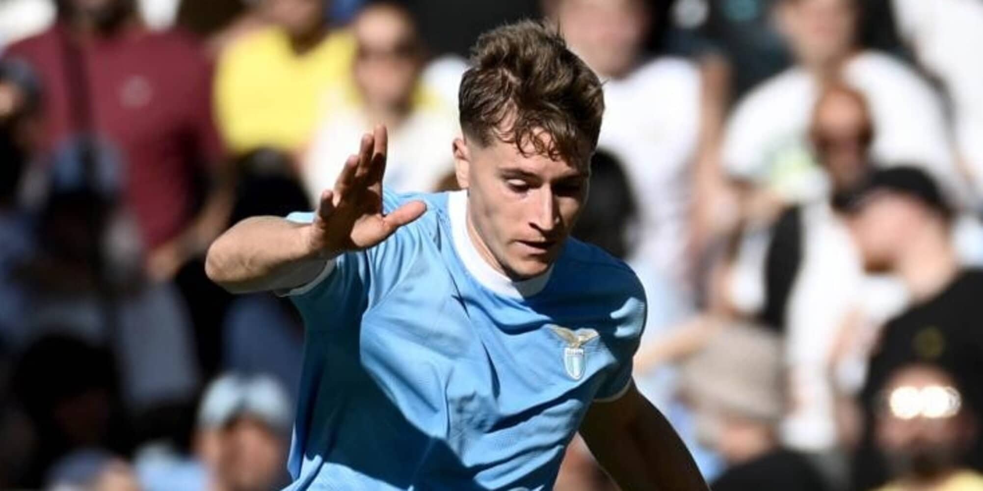 CorSport's tweet card. Il tecnico ha provato il centrocampista croato in una posizione inusuale in vista della trasferta di campionato in casa dell'Atalanta: tutti i dettagli