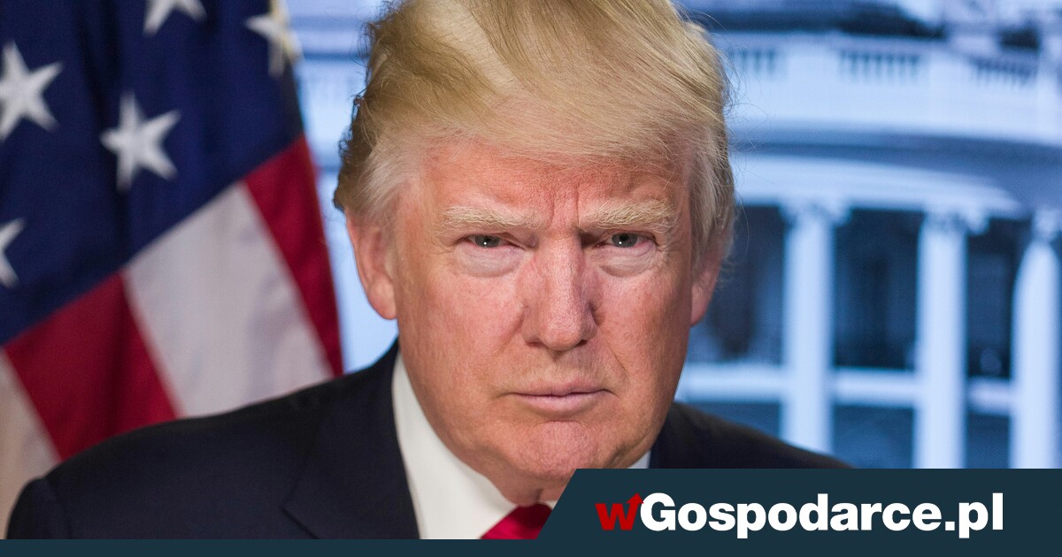 BlogerPisarz's tweet card. Donald Trump skutecznie blokuje kolejne inwestycje w OZE. Także te największe.