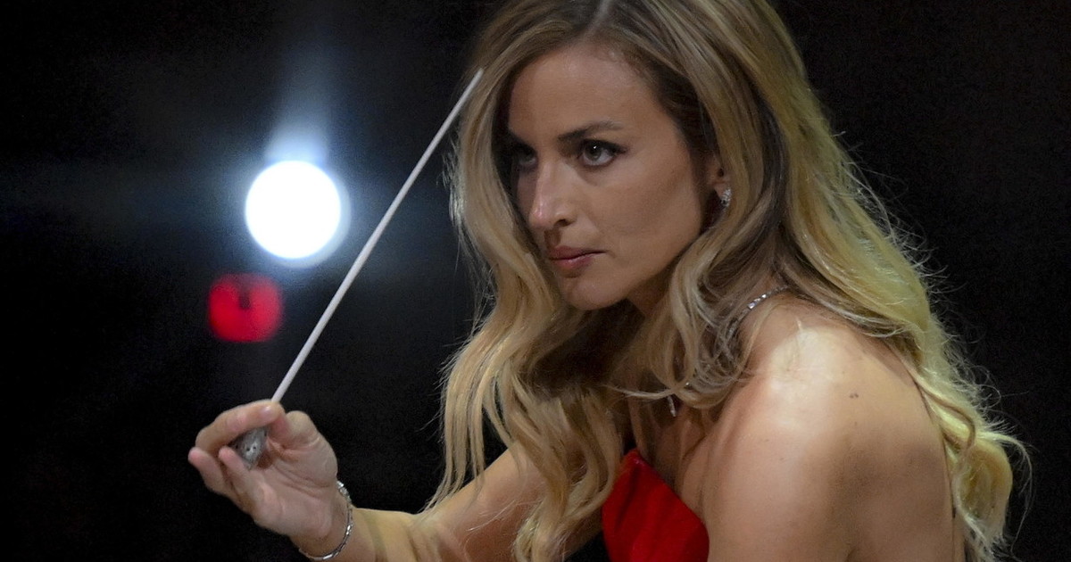 Tommasocerno's tweet card. Non si spengono le polemiche riguardo la nomina di Beatrice Venezi a direttrice musicale stabile del Teatro La Fenice di Venezia. Ad aprire lo stato d...