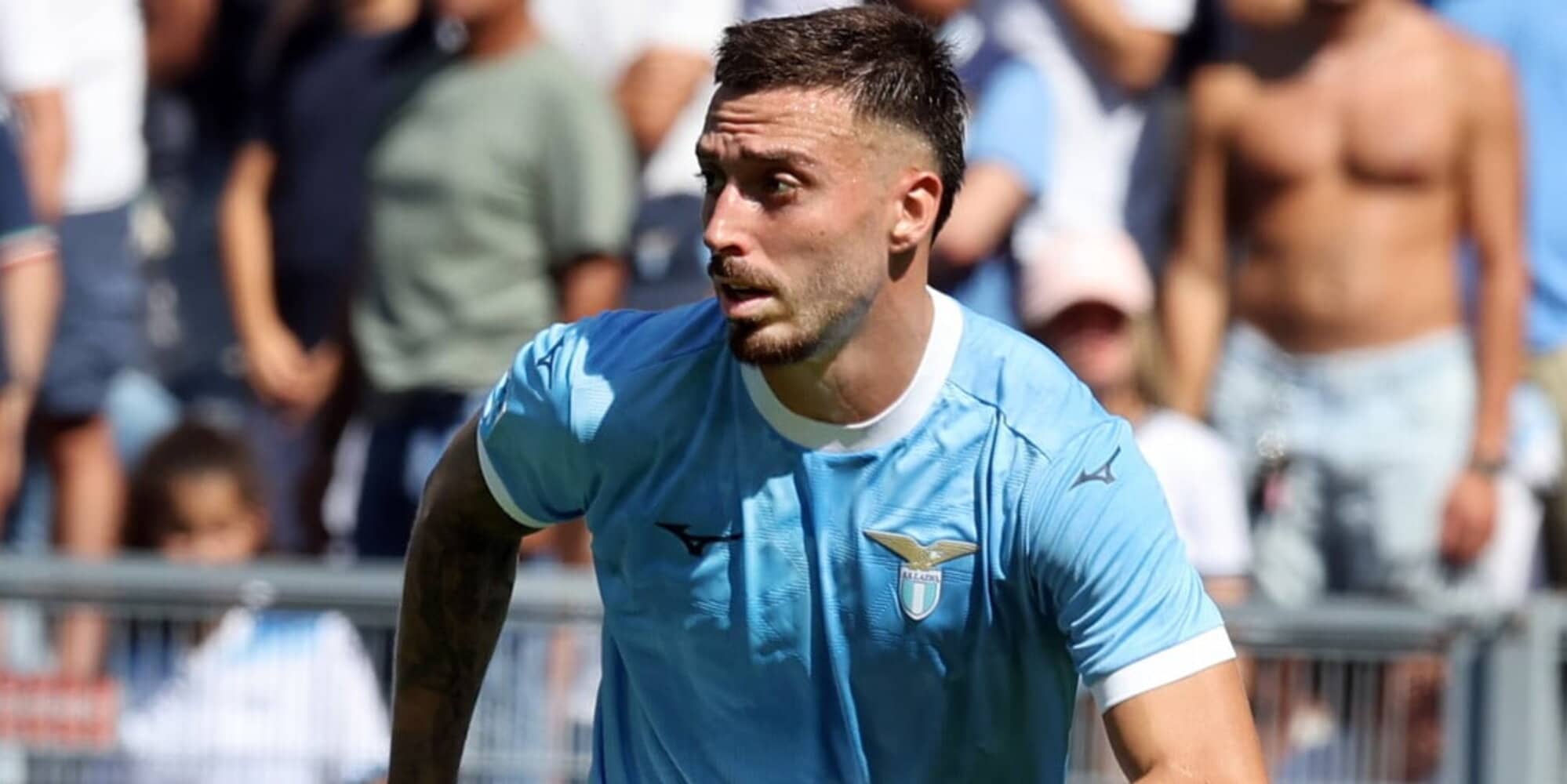 tuttosport's tweet card. Lo spagnolo fu l’ultimo colpo del ds albanese in biancoceleste: ora vorrebbe portarlo a Milano. La situazione